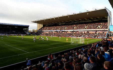 的游泳者往 的游泳者往